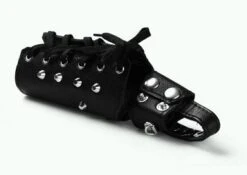 Penismanschette Mit Nieten Und Hodenstrecker